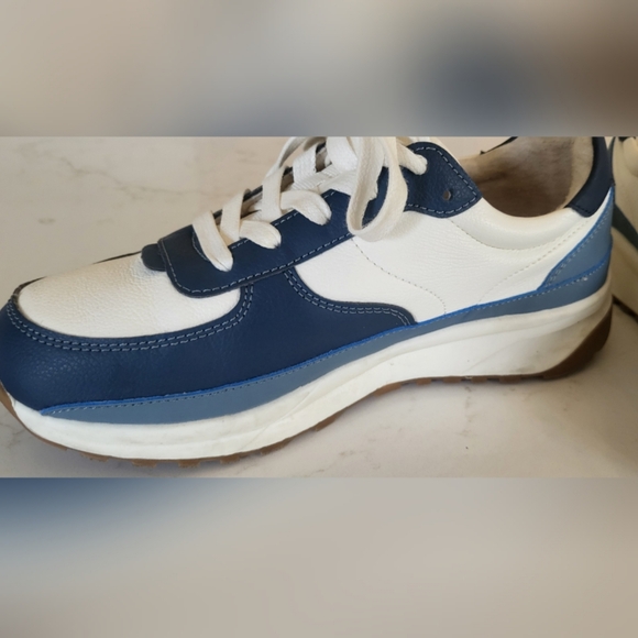 Cushonaire Blue and White Sneakers Size 7W - Picture 4 of 6